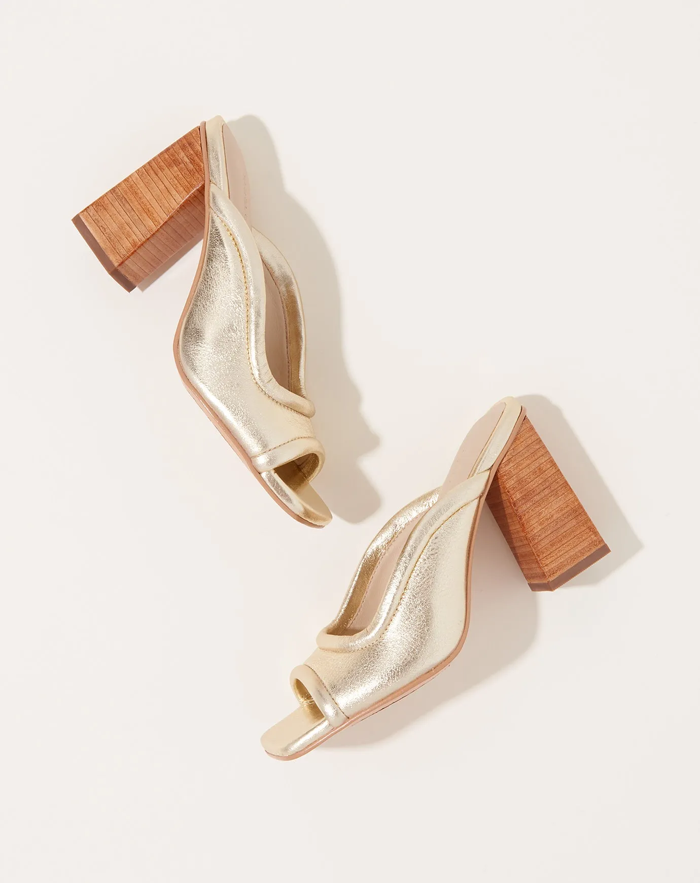 Anora Sandal in Old Gold