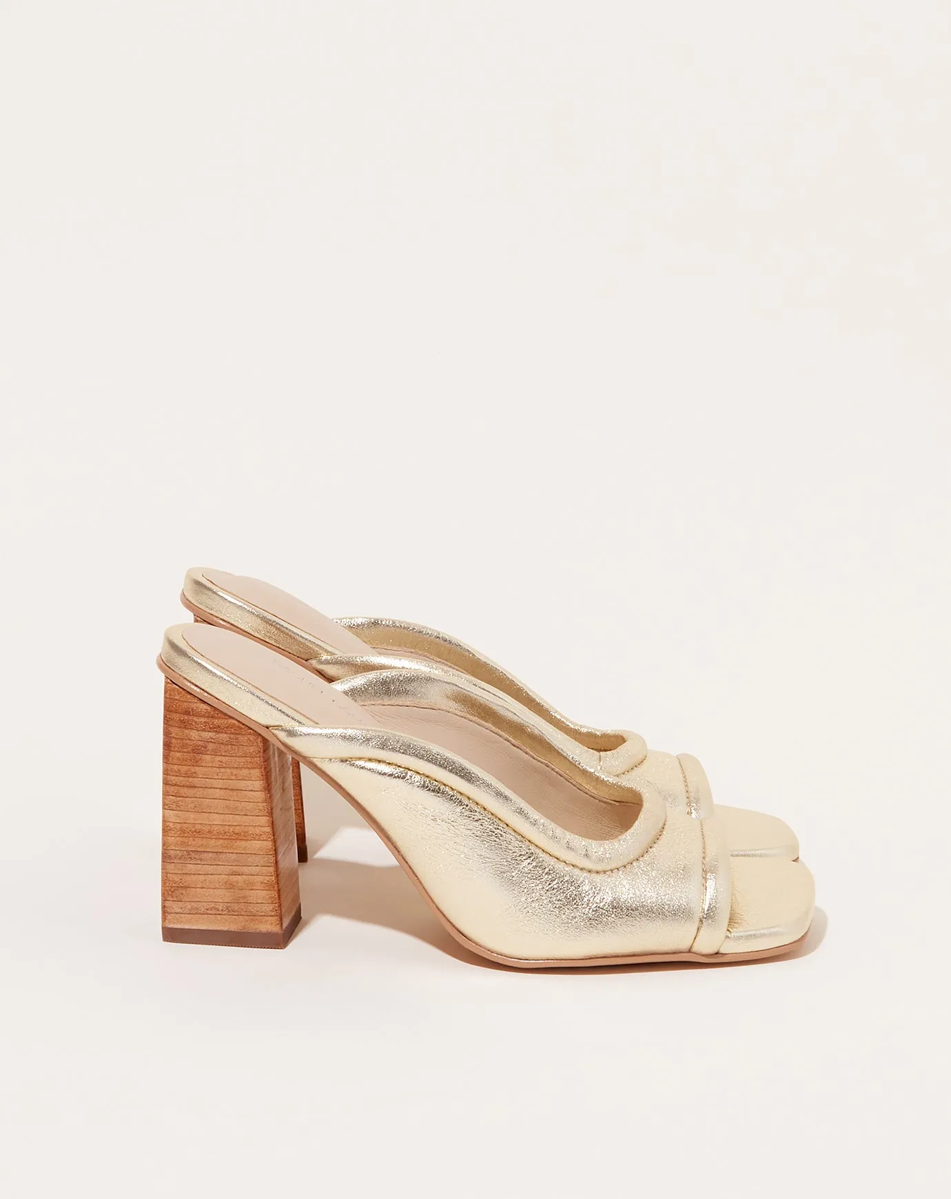 Anora Sandal in Old Gold