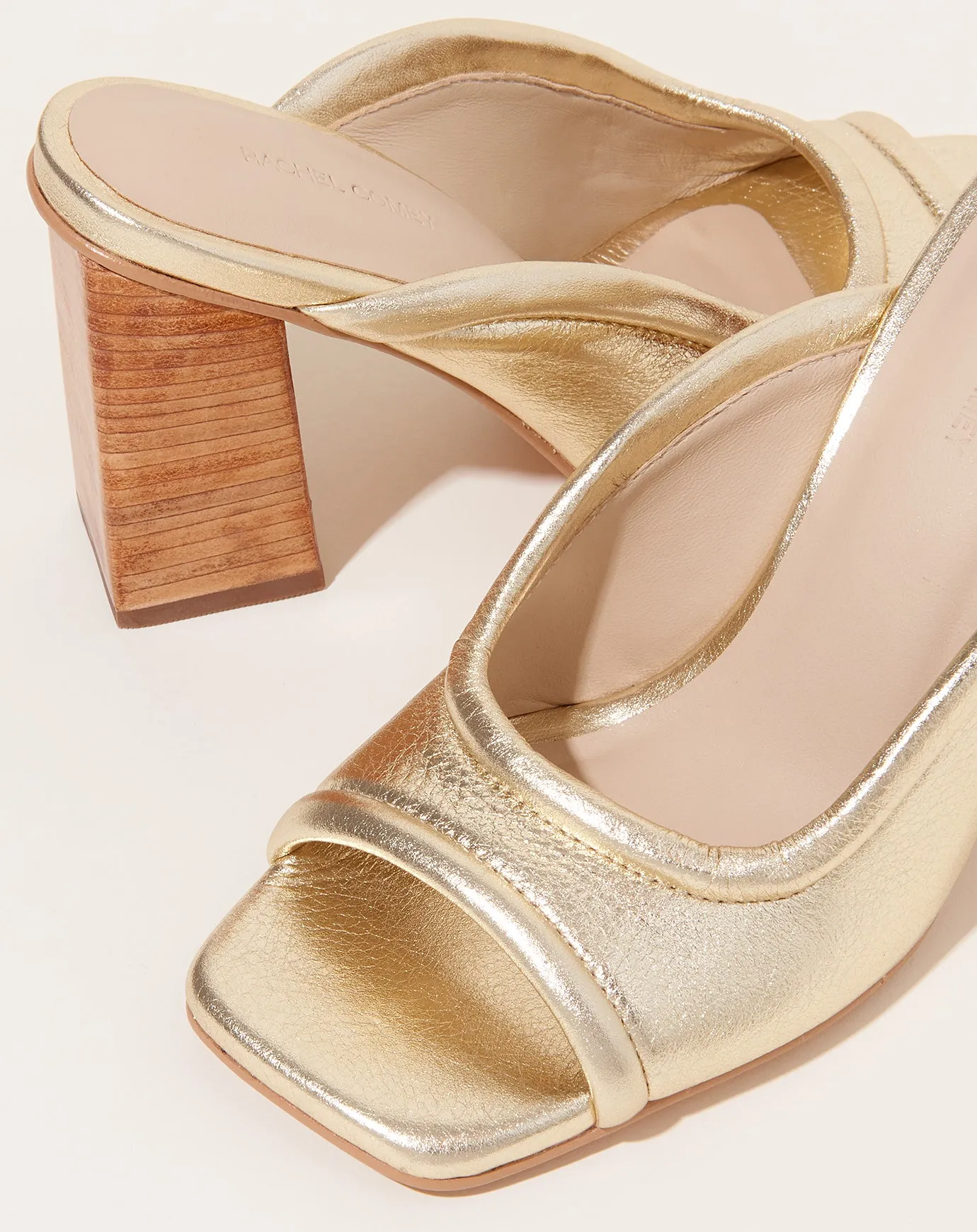 Anora Sandal in Old Gold