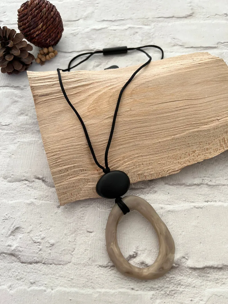 Calitaa Luxury Collection Bliss Necklace Taupe