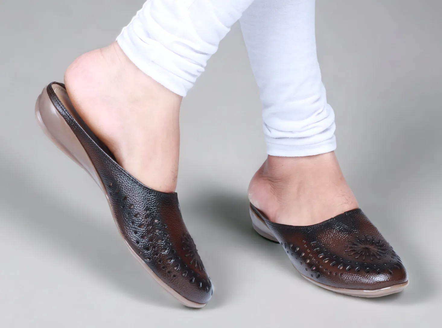 Ladies Leather flat Mules Cut 996055