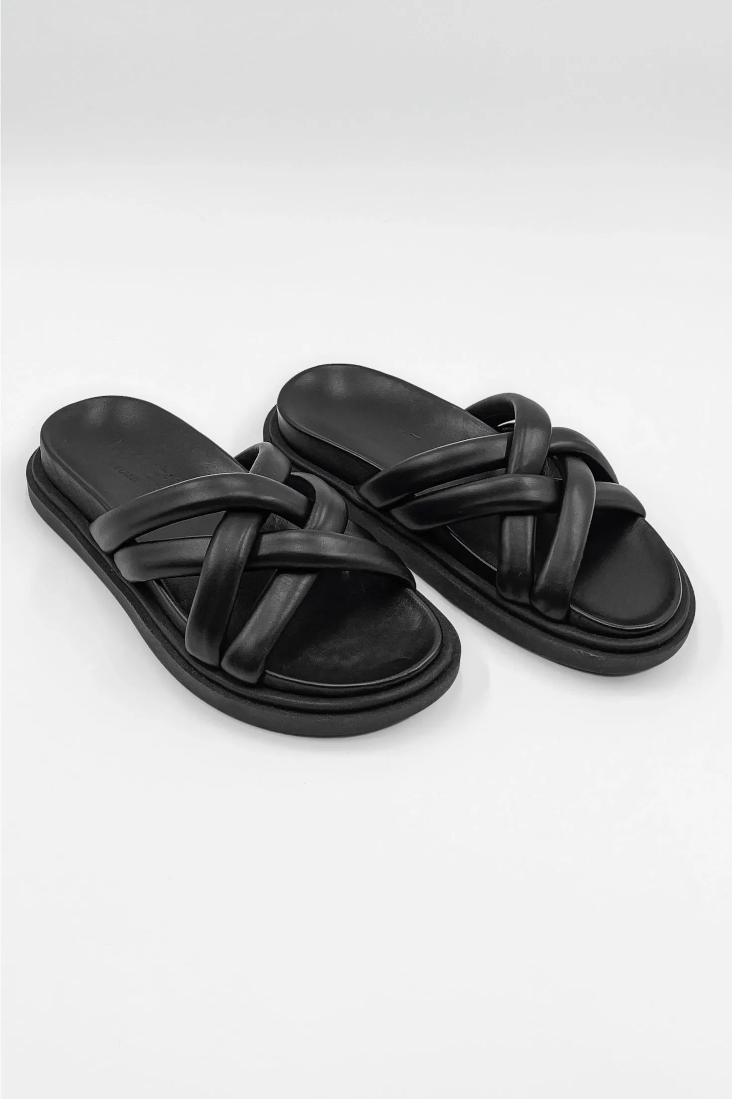 Maneola Venus Leather Slide Sandal| Black