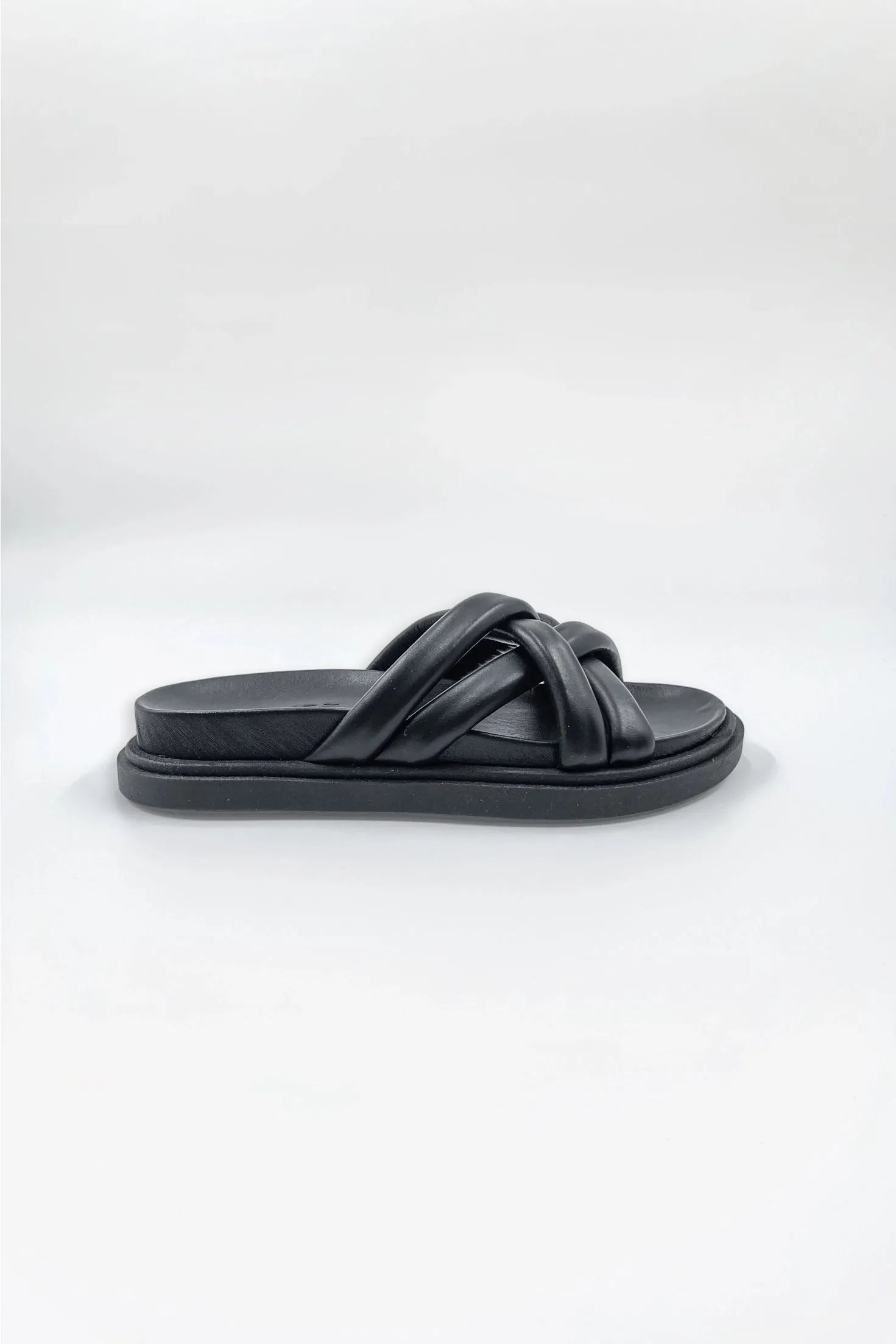 Maneola Venus Leather Slide Sandal| Black