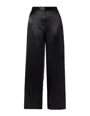 Ollie Pant in Noir