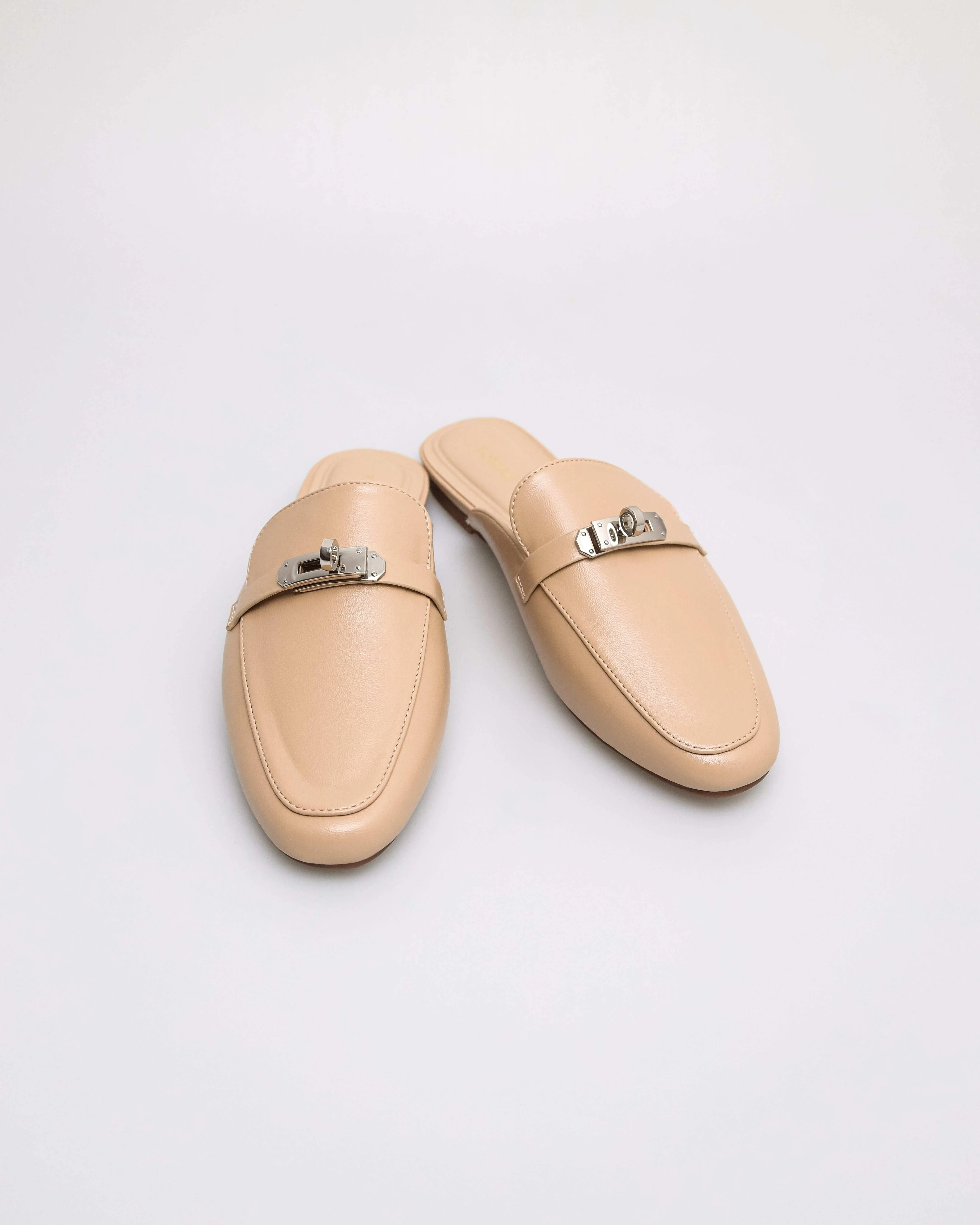 Tomaz FL092 Ladies Vault Charm Mules